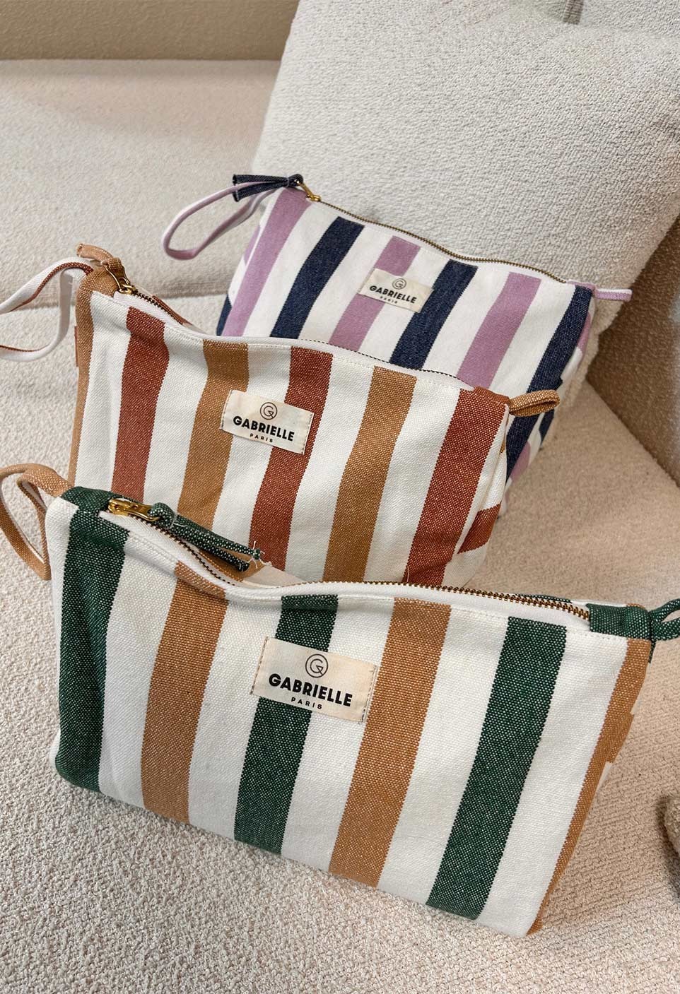 POCHETTE AVEC ANSE  RAYURES EMERAUDE