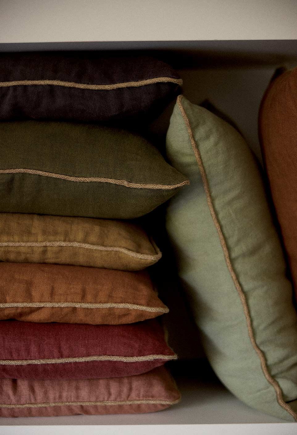 HOUSSE DE COUSSIN SALVADOR  CÈDRE AVEC GARNISSAGE_MARKETPLACE