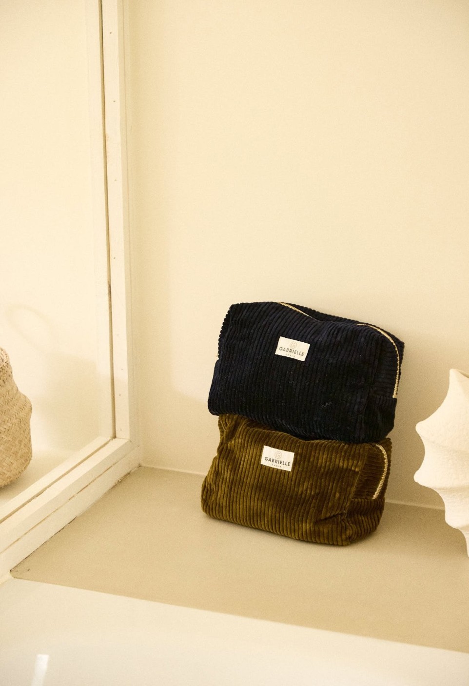 TROUSSE DE TOILETTE  EN VELOURS OLIVE_MARKETPLACE