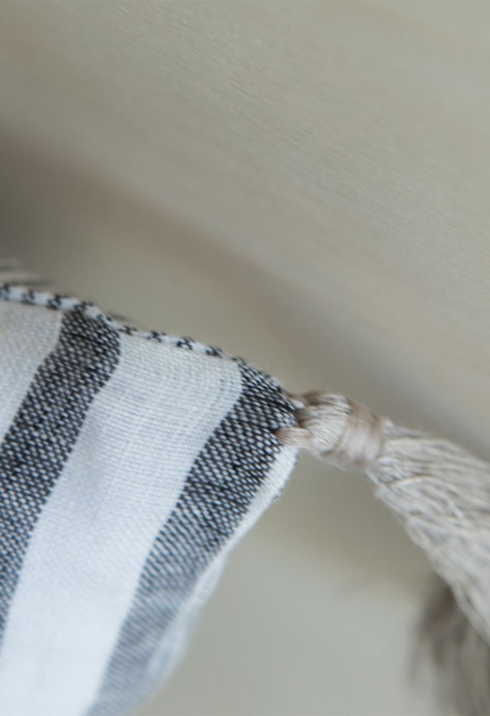 COUSSIN BAHIA  BLACK/ MILK_MARKETPLACE