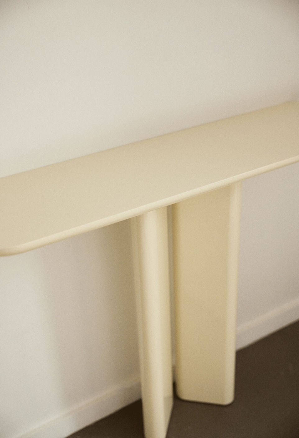 CONSOLE LOU  LAQUÉ CRÈME
