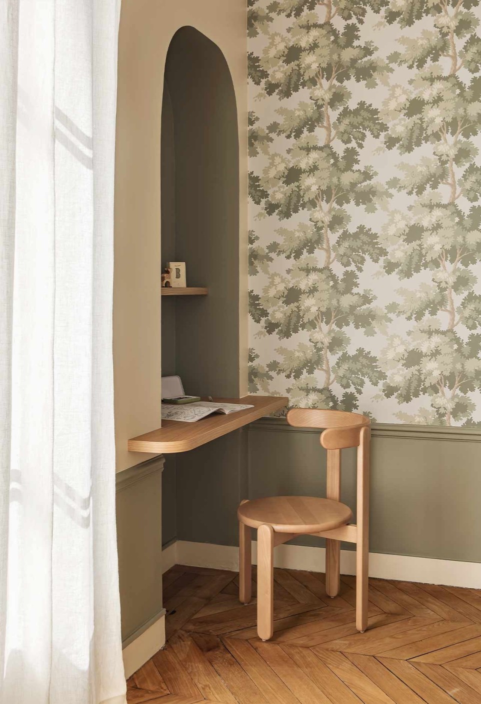 LOUISON CHAIR  NATURAL WOOD
