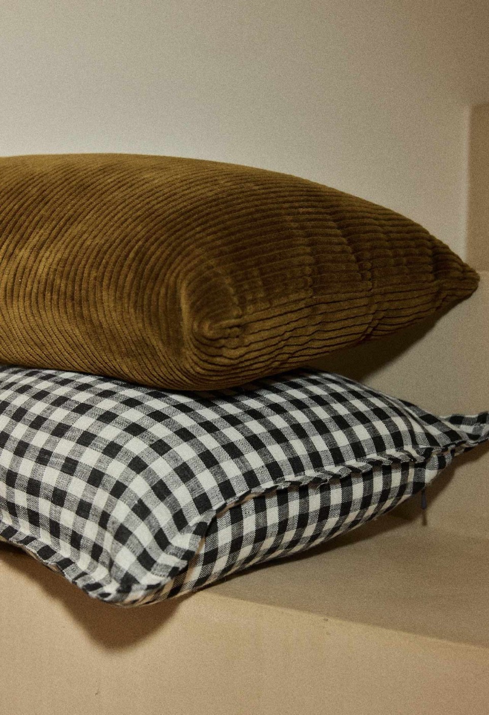 HOUSSE DE COUSSIN 30X50 CM  VELOURS CÔTELÉ OLIVE AVEC GARNISSAGE_MARKETPLACE