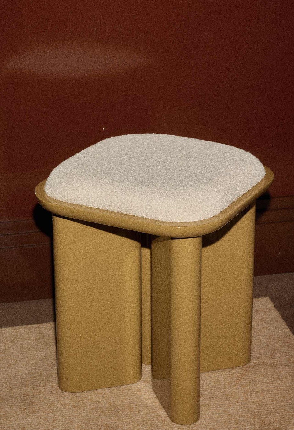 POUF LAZARE  LAQUÉ AMBRE_MARKETPLACE