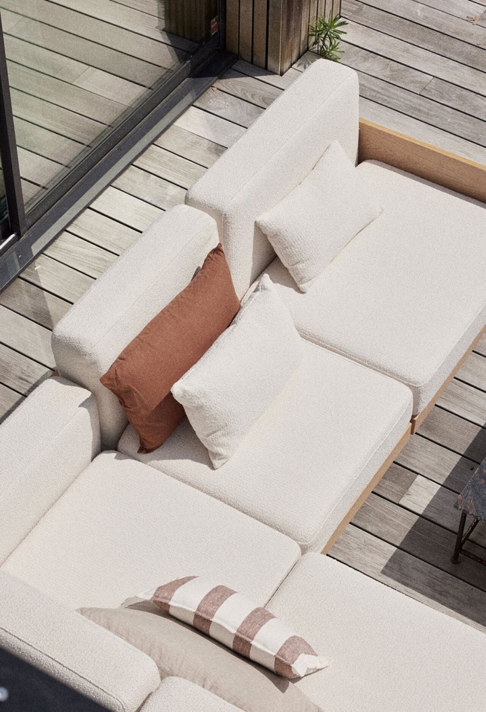 GEORGES THE CORNER SOFA 5 PLACES  NATURAL OAK FINISH