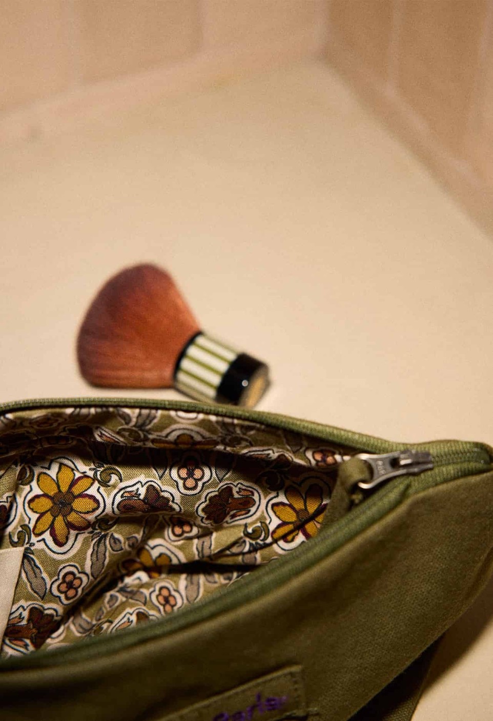 TROUSSE DE BEAUTÉ  UNI KAKI BRODÉ
