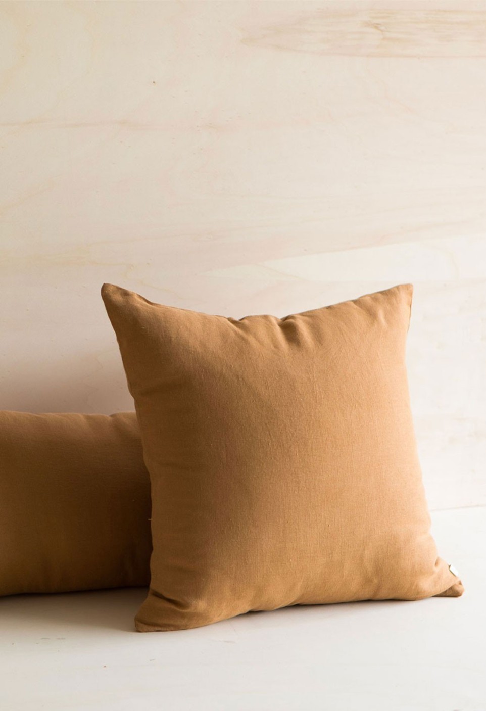 WASHED LINEN CUSHION  TABAC WITH FILLING