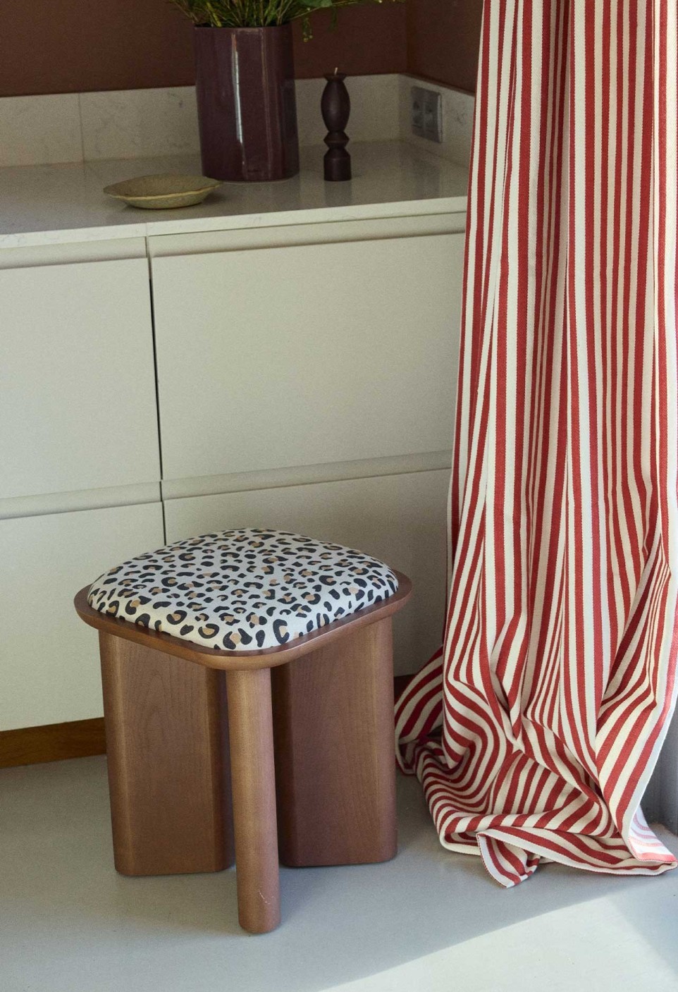SAMPLE RED STRIPES