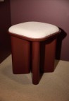 POUF LAZARE  LAQUÉ BORDEAUX_MARKETPLACE