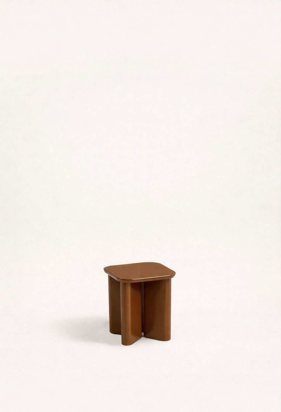 GARANCE THE END TABLE  CARAMEL LACQUERED FINISH