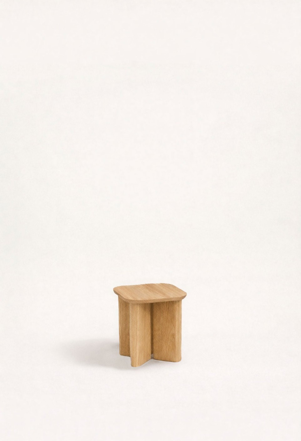 TABLE D'APPOINT GARANCE  BOIS FINITION NATUREL