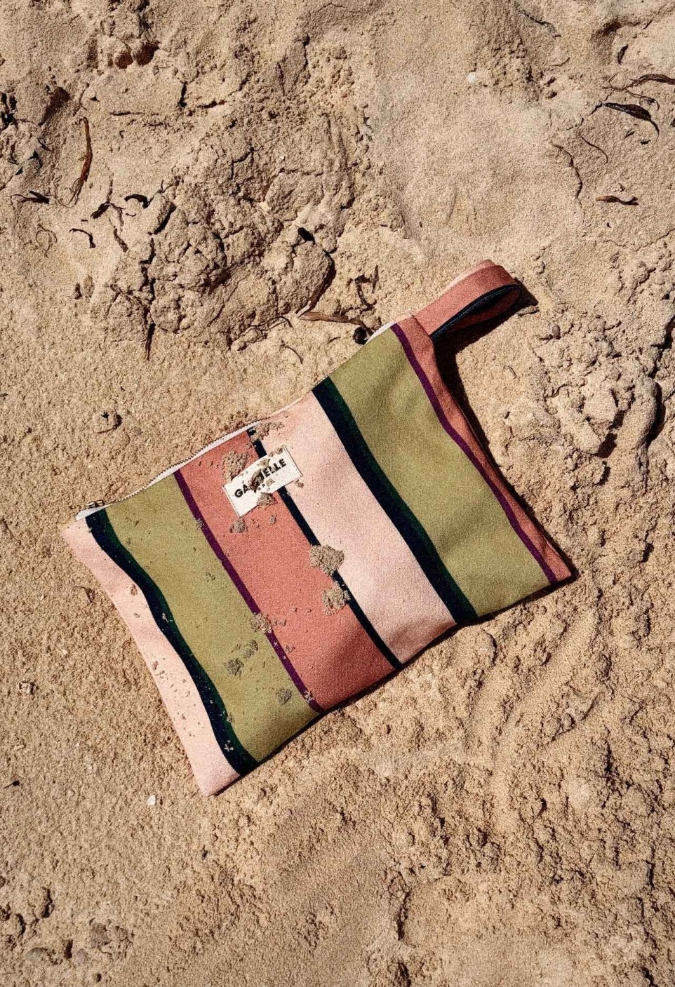 POUCH WITH HANDLE  SAND