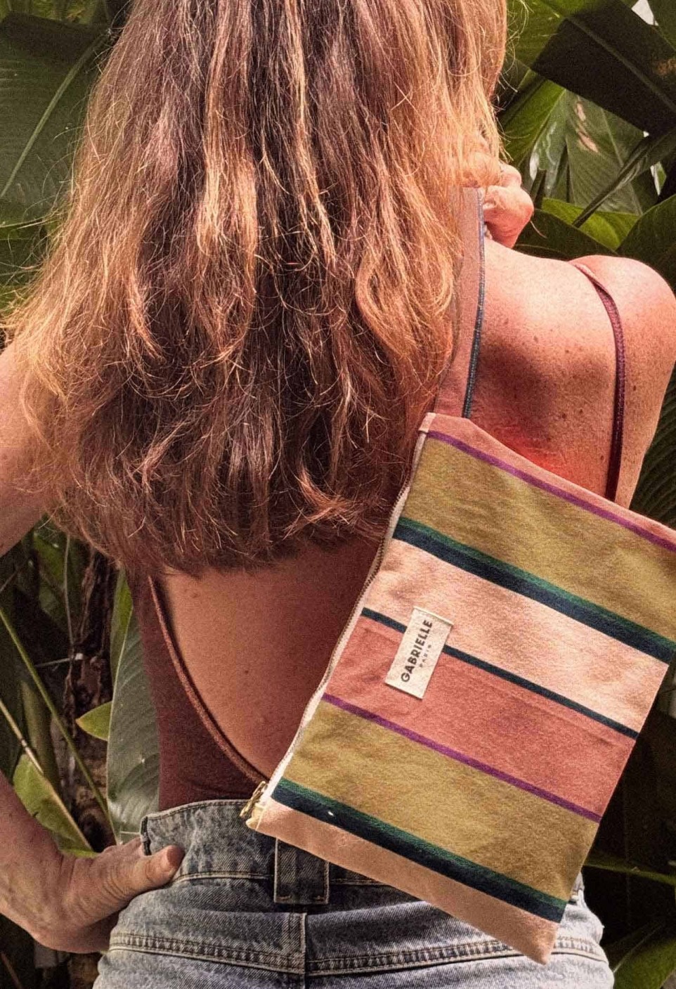 POUCH WITH HANDLE  SAND