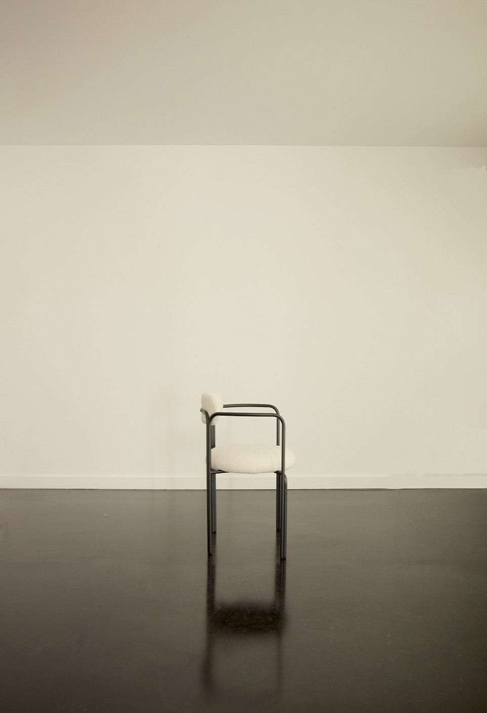 CHAISE COLOMBE  ACIER NOIR