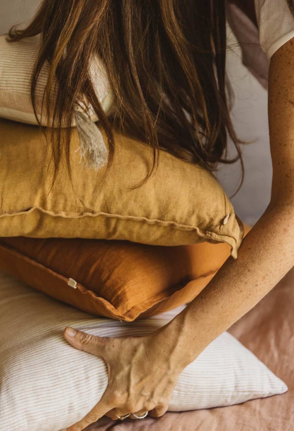 HOUSSE DE COUSSIN  EN LIN LAVÉ CURRY