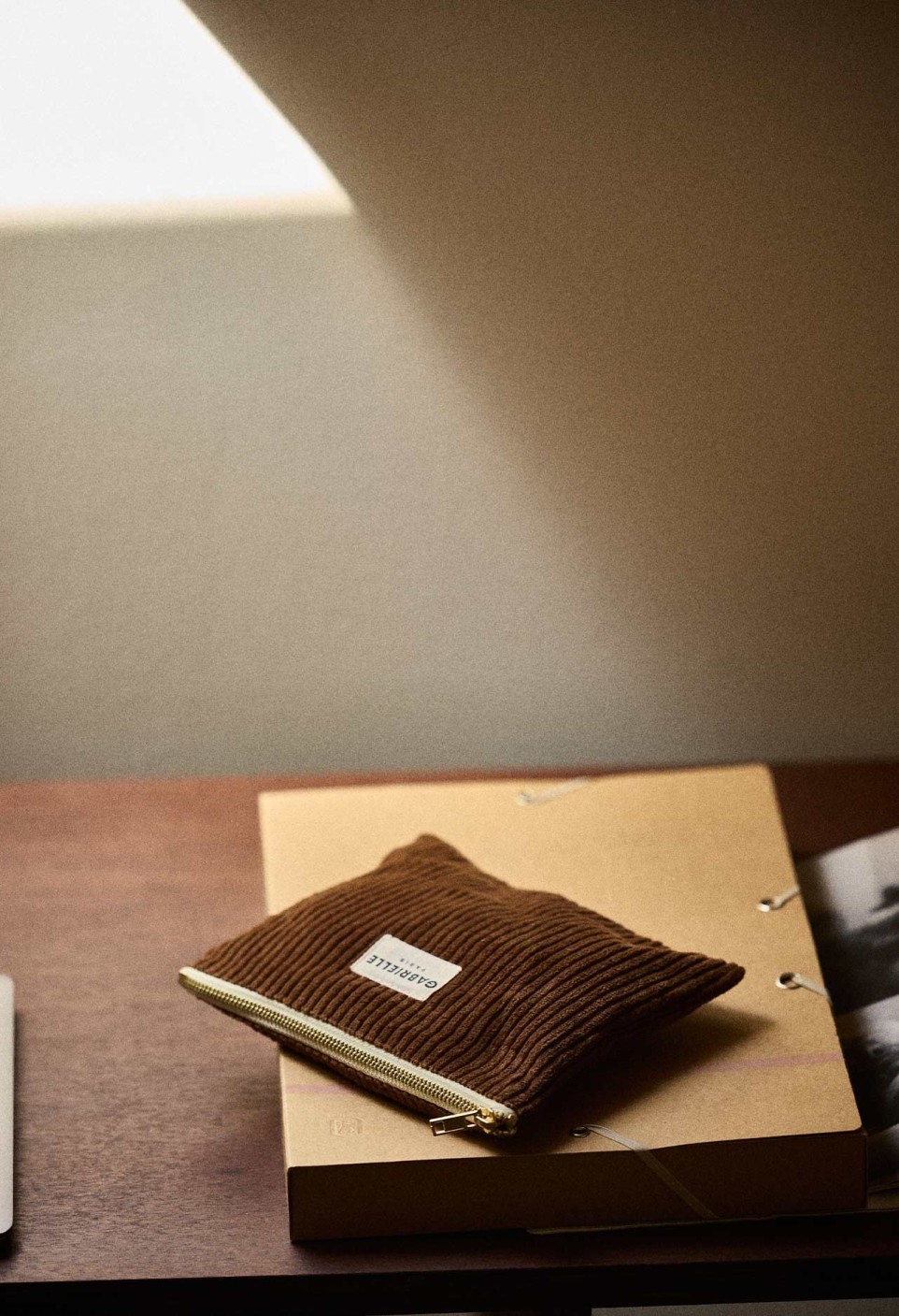 SMALL POUCH  VELVET CAMEL