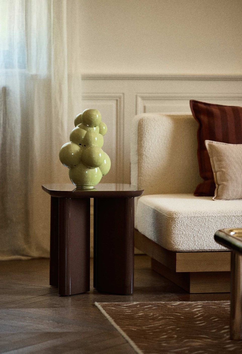 TABLE D'APPOINT GARANCE  BOIS LAQUÉ SPECULOOS