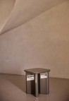 TABLE D'APPOINT GARANCE BOIS LAQUÉ KAKI  SECONDE MAIN