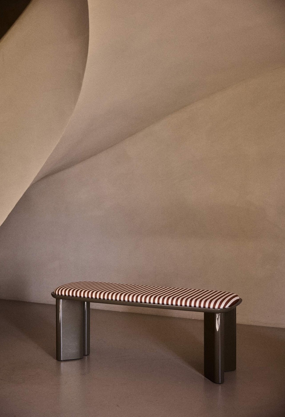 BANC LAZARE BOIS LAQUÉ KAKI  SECONDE MAIN