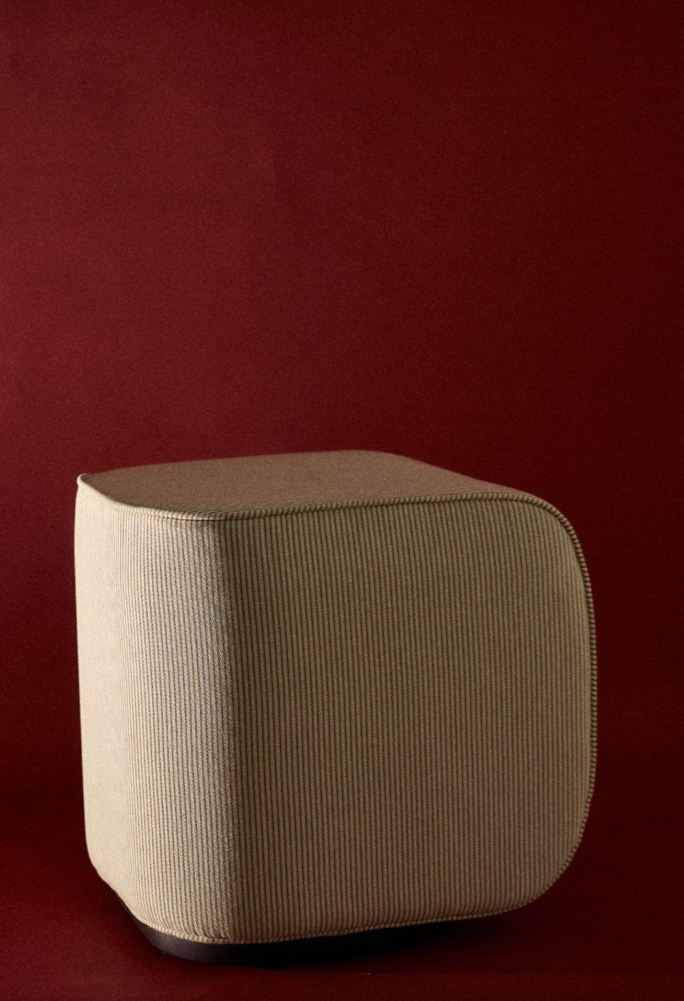 POUF ROLAND  RAYURES ARGILE