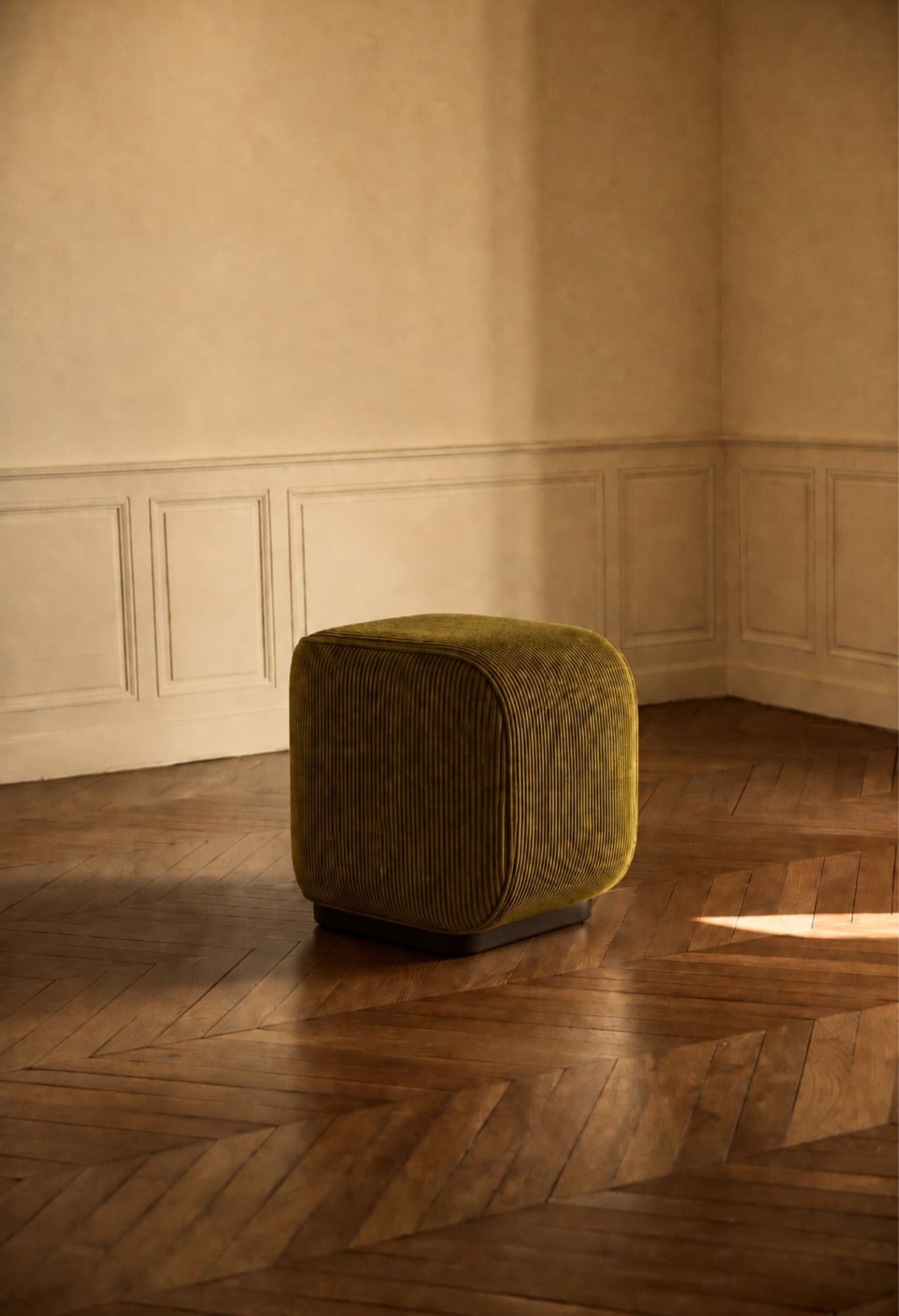 POUF ROLAND  VELOURS OLIVE