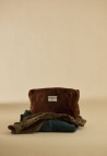 TROUSSE DE TOILETTE  EN VELOURS CAMEL